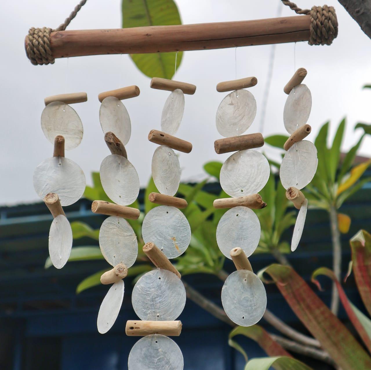 Pearl Effect Driftwood Chime - Charming Spaces